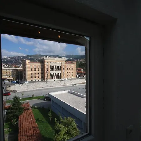 La E Bella *
