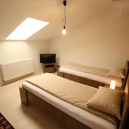 Apartment La E Bella